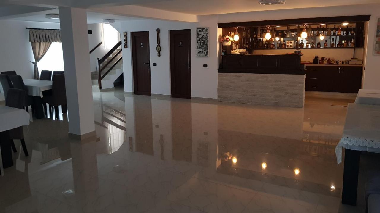 Hotel Casa Fratii Mat Moisei Exteriér fotografie